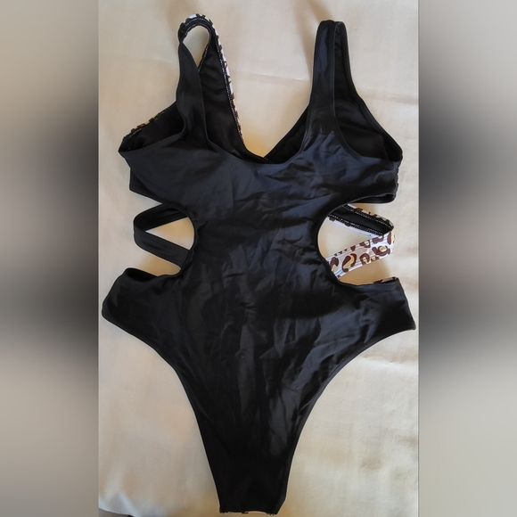 One piece SEXY swimsuit cutouts leopard print size XL New without tags - Picture 4 of 8